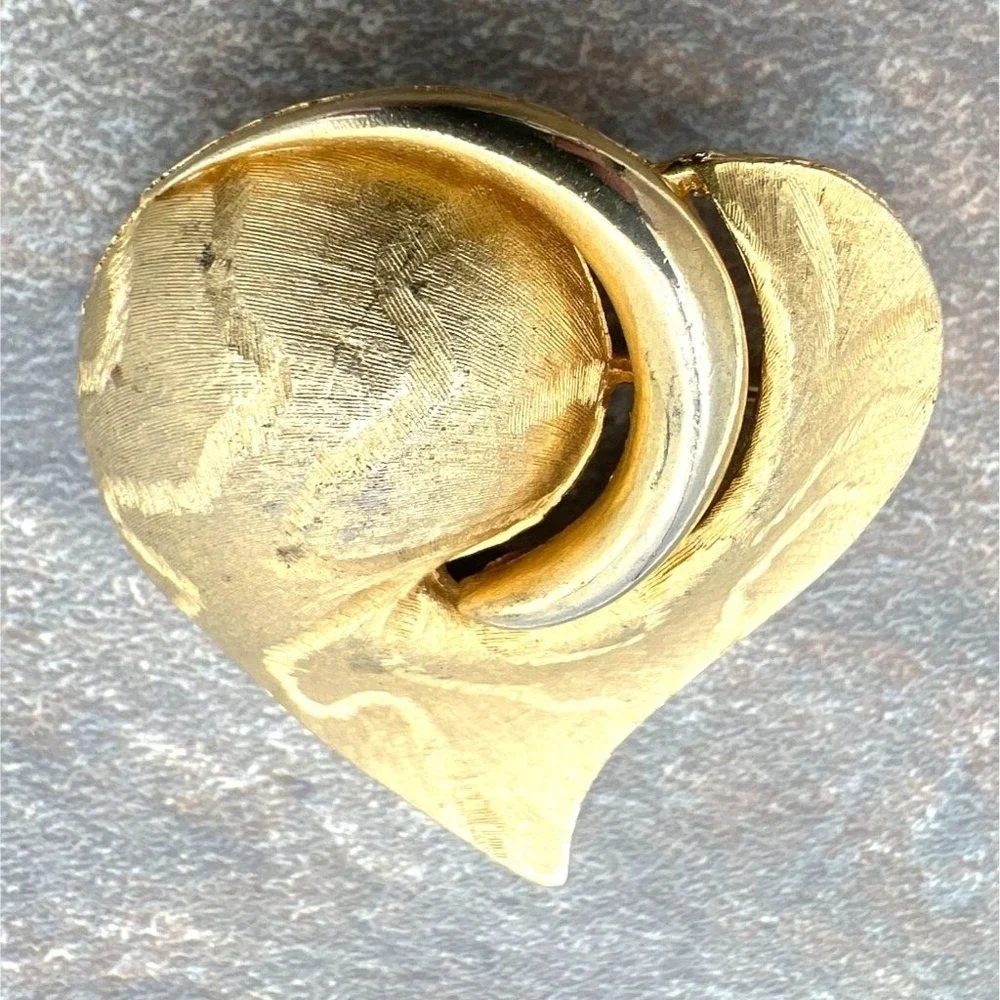 Puffy Heart Brooch Large Brocade Textured Abstract Vintage Gold Tone JJ Jonette‎